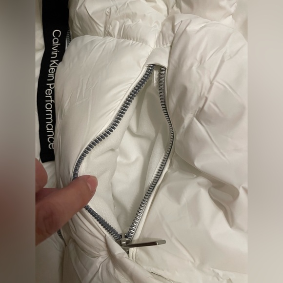 NWOT Calvin Klein Puffer Vest Hooded Jacket Black Accent Size XL - Picture 8 of 16